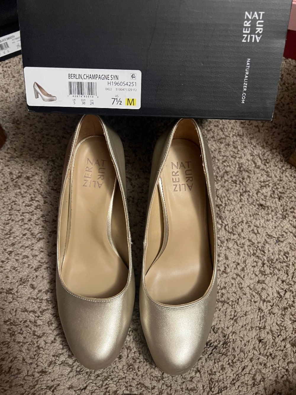 Naturalizer women heel shoes 8